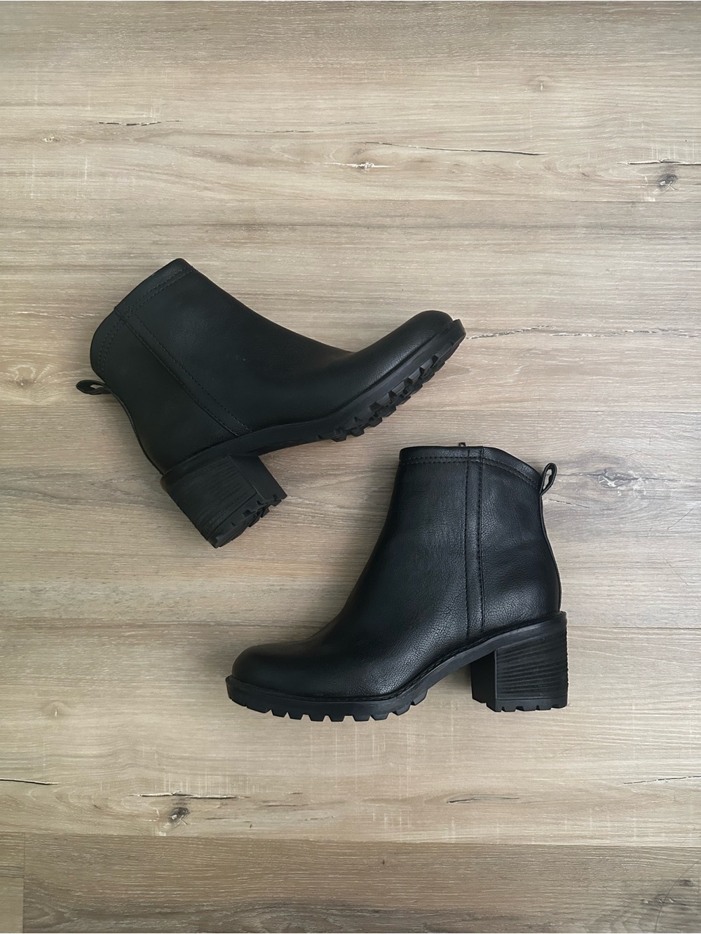 Zodiac Greyson Black Block Heel Ankle Boots Size 9